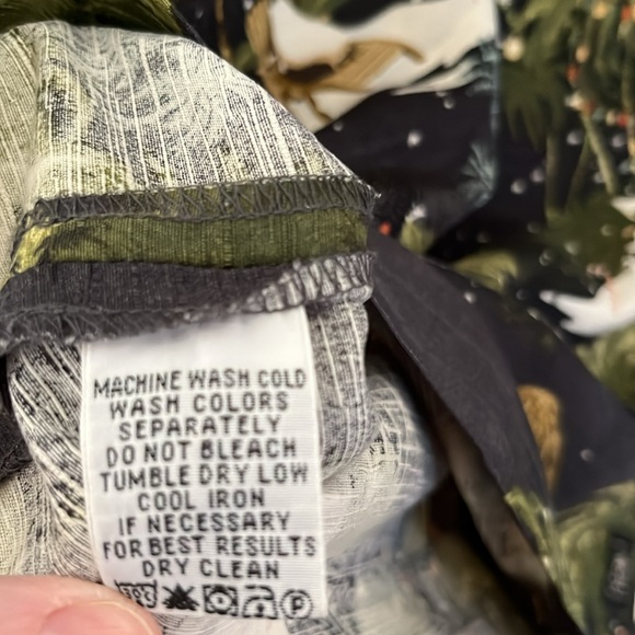 🎅🏻🏝️RARE TOMMY BAHAMA PENGUIN CHRISTMAS HOLIDAY BUTTON DOWN NWOT EXCELLENT COND. - Picture 8 of 8